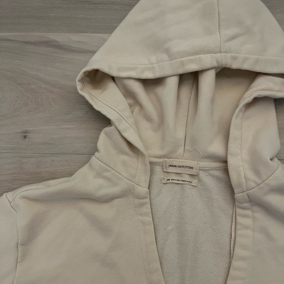 Urban Outfitters Women’s Sweatshirt - Picture 2 of 3